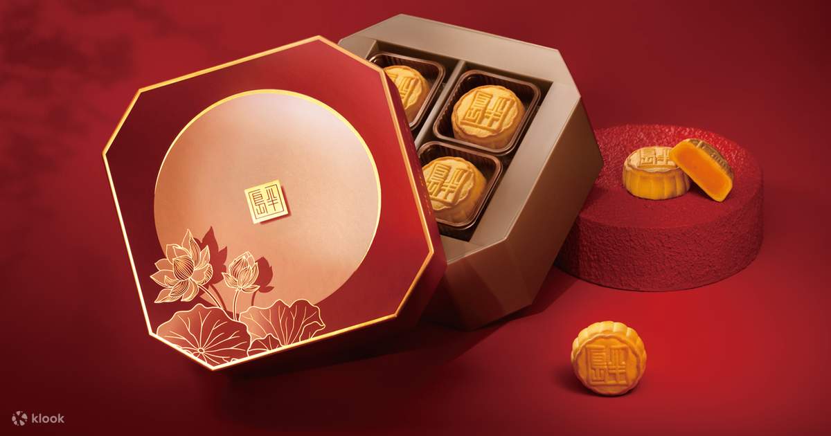 The Peninsula Hong Kong Mooncakes Mini Egg Custard Mooncakes